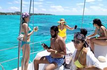 Isla Mujeres Catamaran Tour with Snorkeling at MUSA, Buffet Lunch & Open Bar