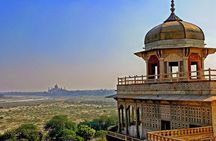 Private Sunrise half-day tour at Taj Mahal with visiting to Agra Fort