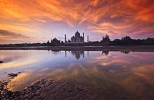Private Sunrise half-day tour at Taj Mahal with visiting to Agra Fort