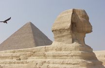 Pyramids of Giza and National Museum Private Day Tour