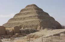 Pyramids of Giza and National Museum Private Day Tour