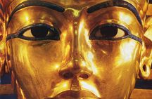 Pyramids of Giza and National Museum Private Day Tour