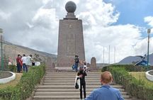 Quito Old Town Tour with Gondola Ride and Visit to the Equator