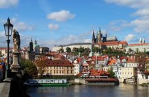 Prague´s Old Town and Charles Bridge Private Walking Tour (Right Riverbank)