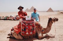 Giza Pyramids, Sphinx and Egyptian Museum Guided Day Tour from Cairo