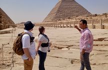 Giza Pyramids, Sphinx and Egyptian Museum Guided Day Tour from Cairo