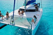 Isla Mujeres: Catamaran Tour with Snorkeling Food, Drinks, Beach
