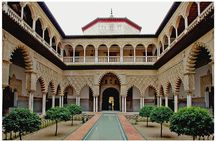 Complete Sevilla Tour: Alcazar & Cathedral fees + Optional Tapas