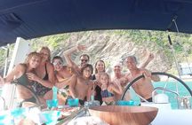One amazing day in a private recent sailing boat in the Tayrona Park. The best sail trip from Santa Marta!