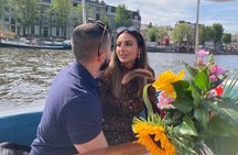 Amsterdam 90-min Private Canal Cruise with Live Guide and Drinks 