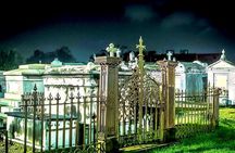 New Orleans Dead of Night Ghosts and Cemetery Bus Tour