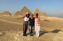 Private inclusive day Tour To Pyramids of Giza & Egyptian Museum and The Bazar.