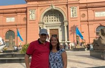 Private Day Tour to Giza Pyramids, Egyptian Museum & The Bazar.