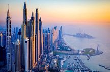 Enjoy Marina Luxury Yacht Tour with Breakfast