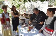 Heraklion: Cretan private cooking lesson with lunch in Arolithos