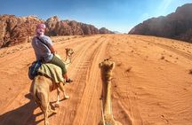 Wadi Rum: Camel Trek Adventure