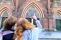 Discover The Hague's scenic courtyards in an Outside Escape game!