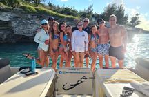 Bermuda Private Boat Charter: Snorkel, Cliff Jumping & Sightseeing 