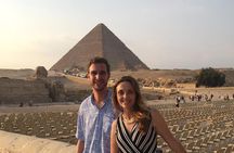 8-hours private tour Giza pyramids, lunch, camel ride and Egyptian museum