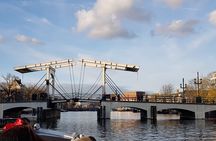 Classic Salonboat Tour in Amsterdam Including Cheese and Wine