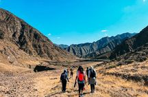 Hiking in the UAE’s Scenic Hajar Mountains