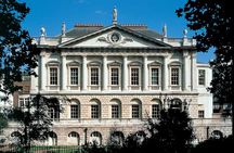 Royal London Walking Tour with High Tea at Kensington Palace