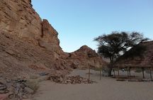 Hiking at Rainbow Canyon