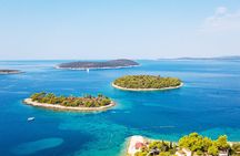 Half day speedboat tour to Solta island & Blue Lagoon from Trogir
