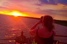 Sunset Dinner and drinks with a Floating Village cruise 