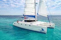 Isla Mujeres Catamaran Tour with Open Bar, Lunch and Snorkeling