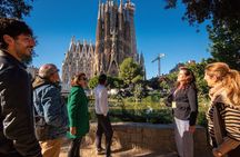 Sagrada Familia Small Group Guided Tour with Skip the Line Ticket