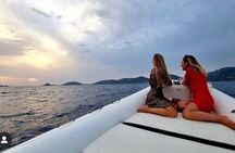 Sunset boat cruise with Aperitif at the Sanguinary Islands
