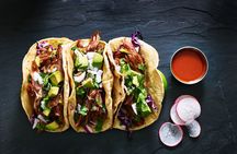 3-Hour Night Tacos and Mezcal Crawl in Mexico with Guide