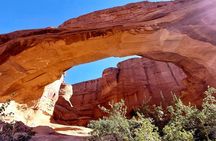 Discover The Hidden Arches: Solitaire Arches Private Desert Hike
