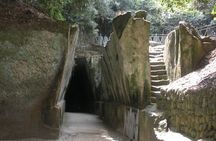 Tour in the ruins of Cuma with an archaeologist.