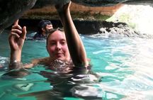 Private Full-Day Wadi Shab and Bimmah Sinkhole Tour