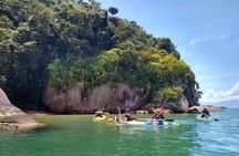 Kayaking experience through the islands of Paraty