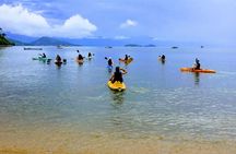 Kayaking experience through the islands of Paraty