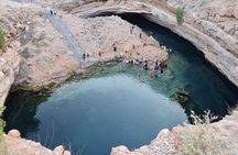 Full-Day Bimmah Sinkhole and Wadi Al Arbeieen Tour