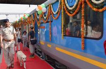 From Delhi Taj Mahal and Agra Fort Private Tour By India's fastest Train