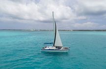 Isla Mujeres Premium Tour in Catamaran with Snorkel and Buffet