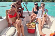 Slow Sailing Bacalar Experience with snack and drinks