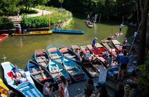 Oxford | Alumni-Led Walking & Punting Tour w/opt New College