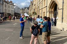 Oxford | Alumni-Led Walking & Punting Tour w/opt New College
