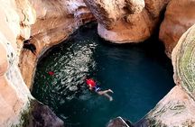 Private Tour Wadi Shab & Sinkhole Tour – Swim, Hike & Explore