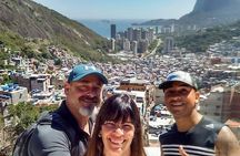 Private 2-Hours Sightseeing Walking Tour in Rocinha and moto-taxi
