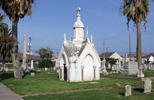 The Galveston Cemetery Tour - Walk With The Dead!