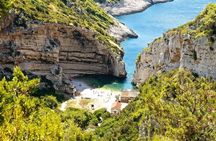 Private Escape to Blue cave and islands from Split