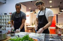 Seafood paella cooking class, tapas and visit to Ruzafa market.