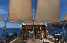 Santorini Tour of Caldera & Sunset In Oia with Glass-bottom Boat